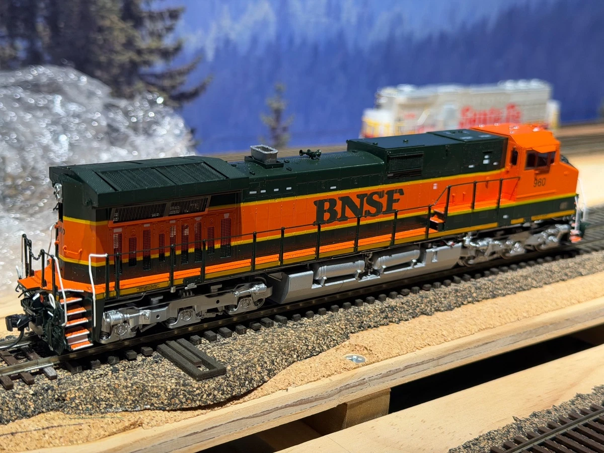HO Scale Overland Models BNSF C44-9W #960