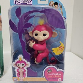 Fingerlings Allec The Purrrfect Panther Interactive Playset with Mini Cub+Monkey