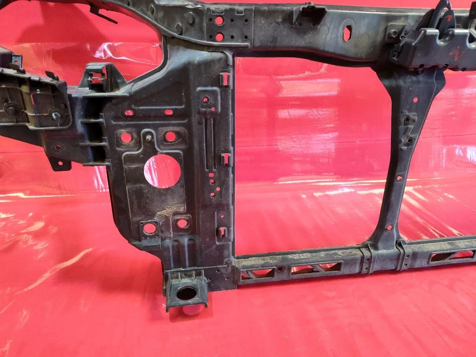 Кронштейн в сборе основной поддержки переднего конца радиатора купе Hyundai Genesis 13–16 годов выпуска - Изображение 3 из 4