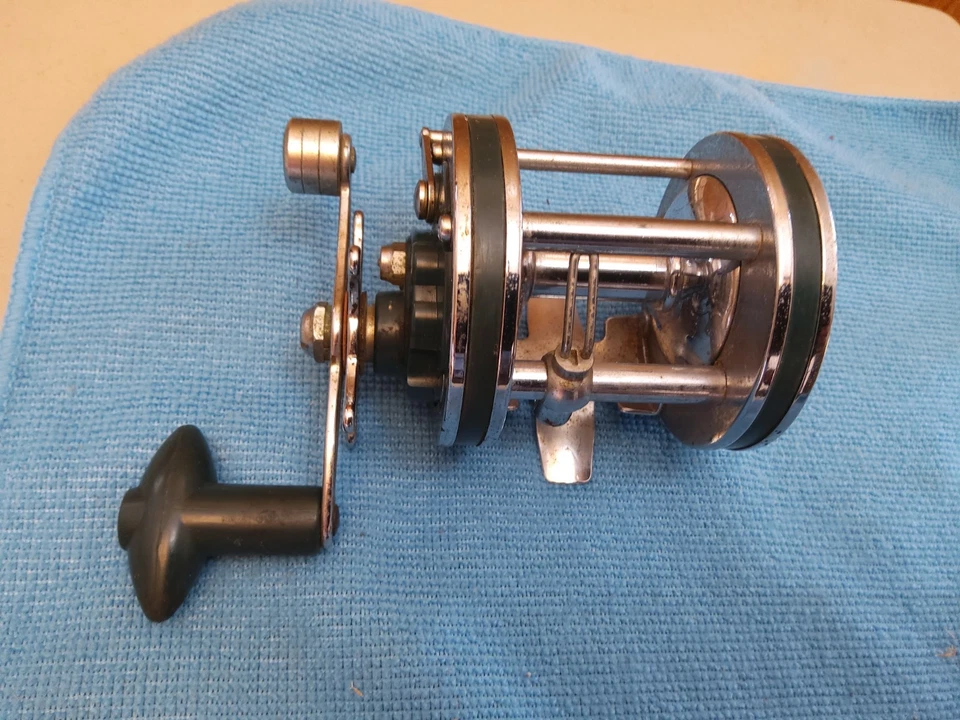 CARRETE DE PESCA CONVENCIONAL VINTAGE HEDDON 499 HECHO EN JAPÓN Foto 3 de 4