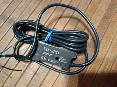 Omron E3X-SD51 2M , envío rápido!! Garantía Factura Invoice 