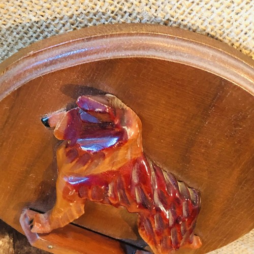 Carved Wooden Collie on round plaque 6" MCM - Picture 2 of 3