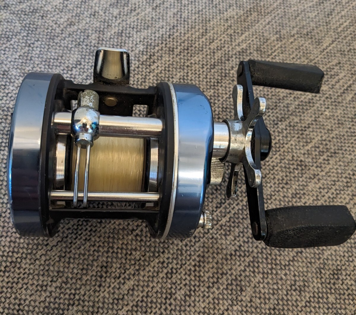 Vintage Daiwa Millionaire 4HM High Speed Baitcasting Reel