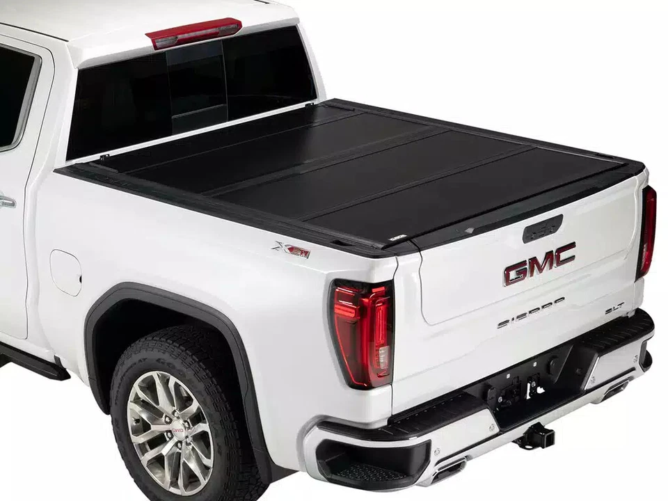 Gator FX Aluminum Hard Folding Tonneau Cover No RB Fits 2019 Dodge Ram 5'7" Bed Foto 2 de 4