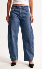 NWT Abercrombie & Fitch Mid Rise Barrel Jean