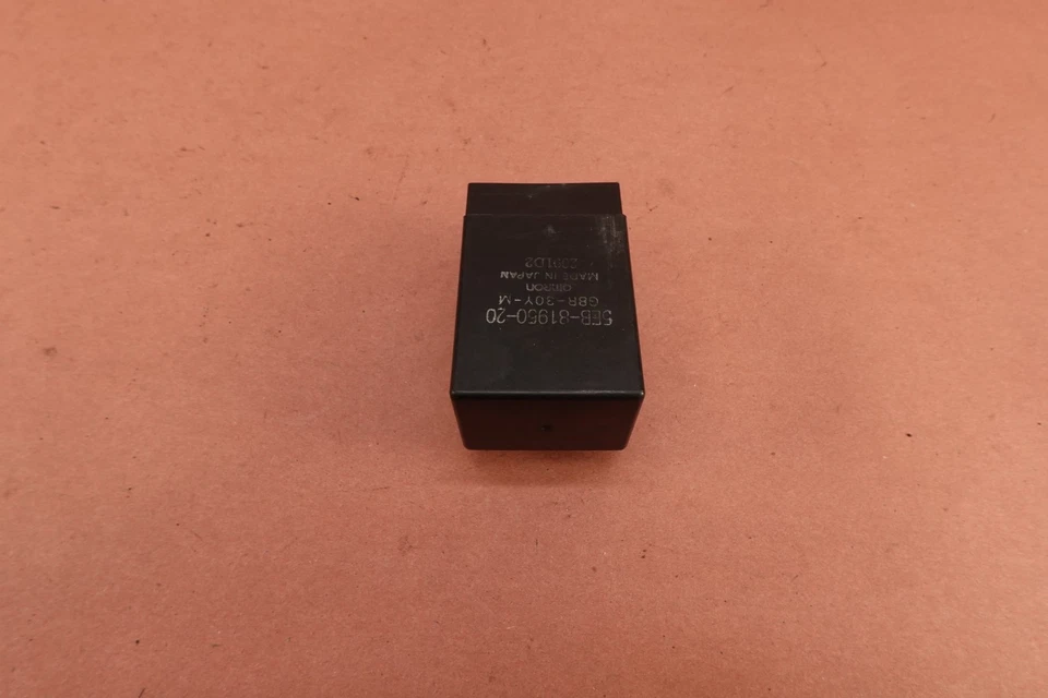 01-05 RELÉ BOMBA COMBUSTIBLE YAMAHA FZ1 FZ1000 FZ 1000 FZS10 5EB-81950-20 Foto 3 de 4