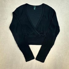 Wild Fable women  s black cropped sweater V-neck, long sleeves size L sku 296-LRS