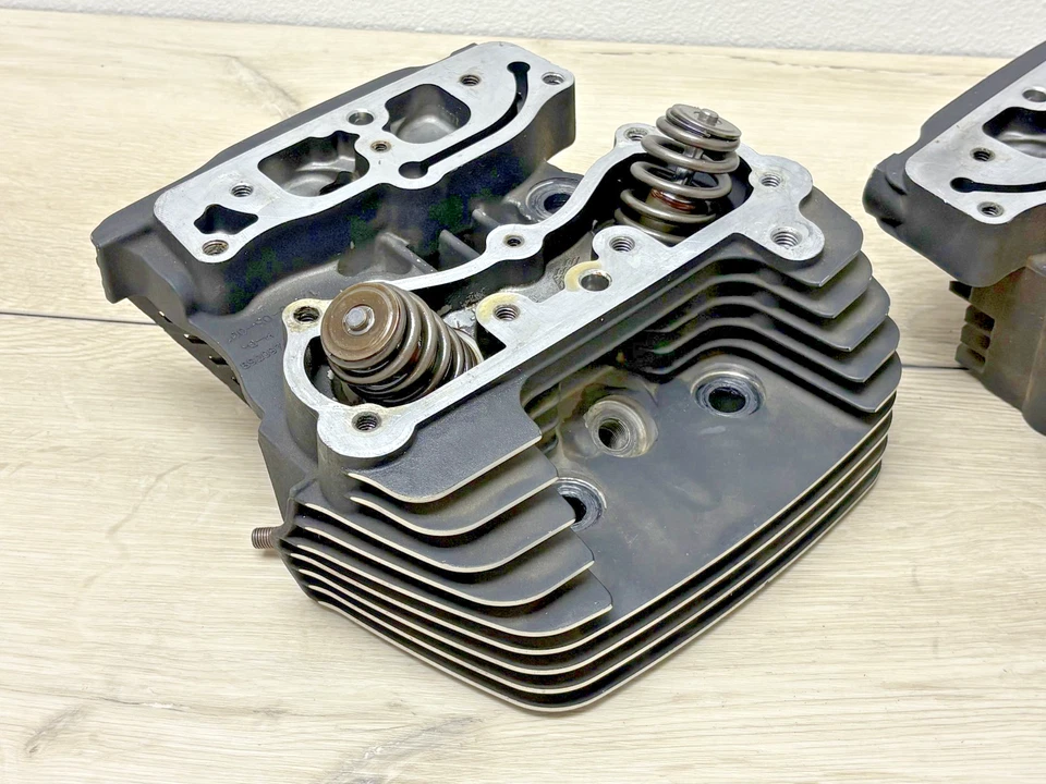 Culatas delanteras traseras Harley Davidson Dyna Road King Glide Softail OEM Foto 2 de 4