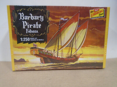 Lindberg #HL205/12 1:250 Scale Barbary Pirate Felucca Ship  Model Kit New in Box