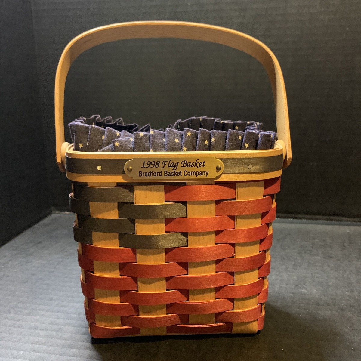 BRADFORD BASKET COMPANY 1998 Square Flag Basket With Swing Handle