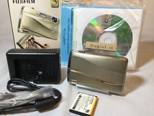 FUJIFILM FinePix Z800 EXR Compact Digital Camera Gold From Japan