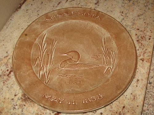 VINTAGE SIGNED 1977 DENEEN HAND CRAFTED STUDIO POTTERY MINNESOTA LOON PLATE