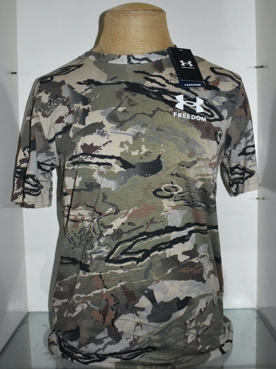 Under Armour Men's UA Freedom Camo T-Shirt 1377057 290 Desert Sand / White NWT