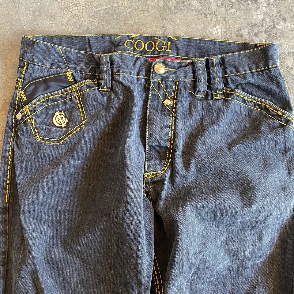 Vaqueros Coogi Y2K bordados negros lavados Foto 4 de 4