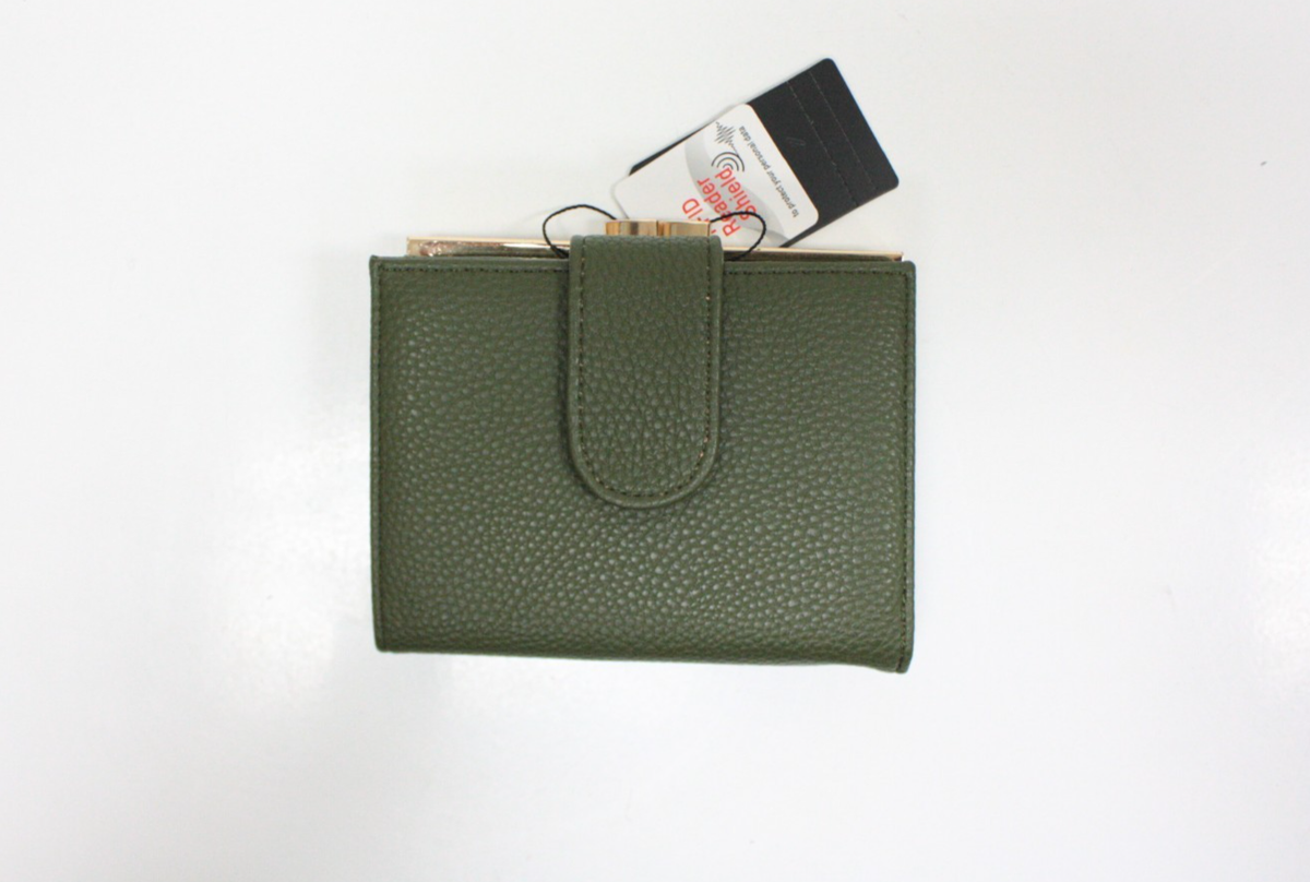 Julia Buxton Pebbled Vegan Leather Lexington Wallet Olive 301W88