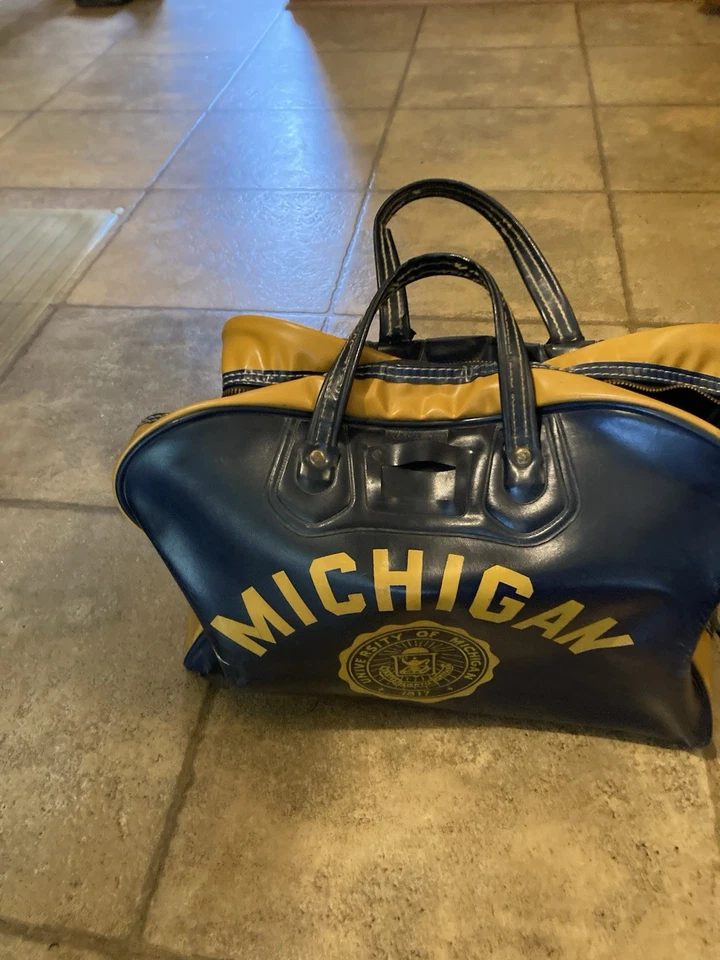 U Of M复古行李袋 — 第 2/4 张图片