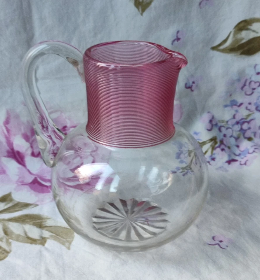 ANCIEN PETIT POT À EAU EN CRISTAL COL ANNELÉ ROSE - Photo 2/4