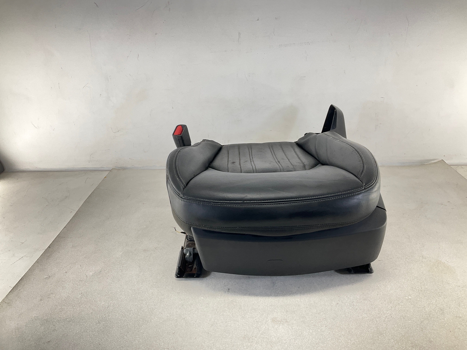 17-20 MASERATI Levante Front Left Driver Lower Seat OEM C