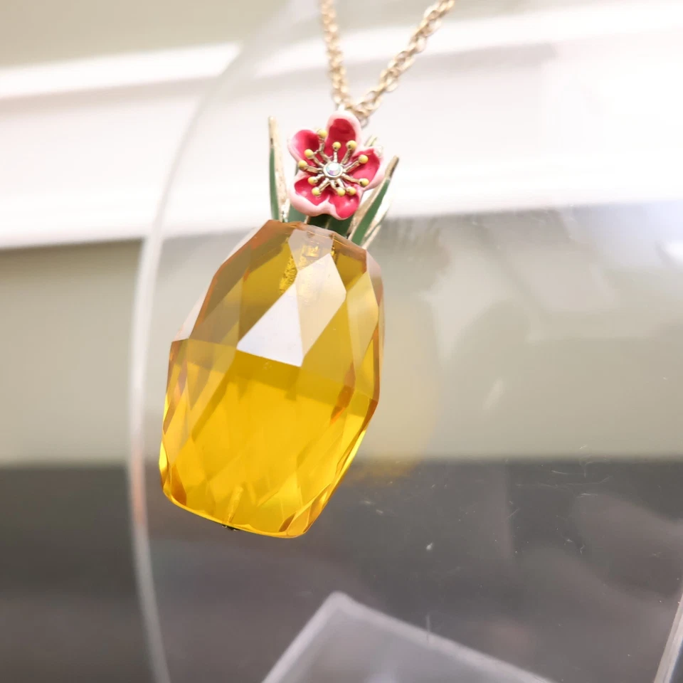 Collar Betsey Johnson Tropical Punch Piña Lucite Amarillo Cadena Larga Firmado Foto 3 de 4