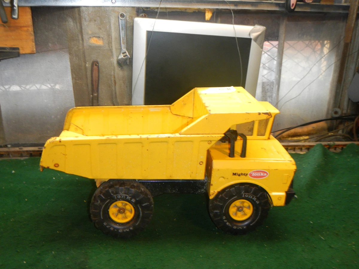 Vintage 70s Tonka Mighty Dump Truck Model 3900