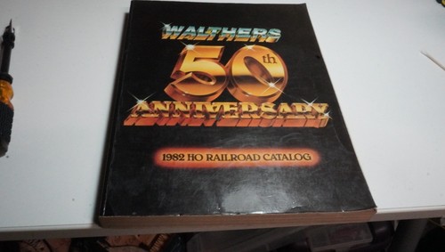 Libro en muy buen estado+ Walthers 50 aniversario 1982 HO tren ferrocarril catálogo 072601 manual | Condition: Very Good