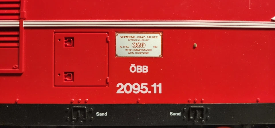 LGB G Scale #2095N DIESEL LOCOMOTIVE OBB 2095.11 - Image 2 of 4