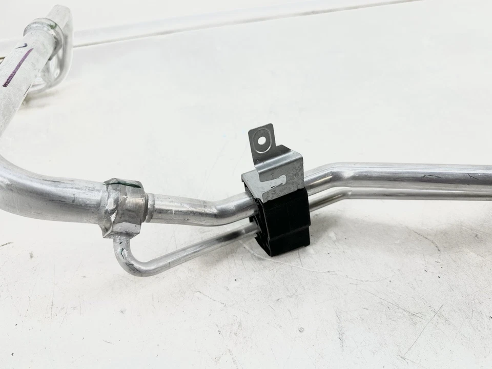 Manguera de tubo condensador Ford Escape 15-16 Lincoln MKC 13-16 CV6Z19A83D NUEVO OEM Foto 4 de 4