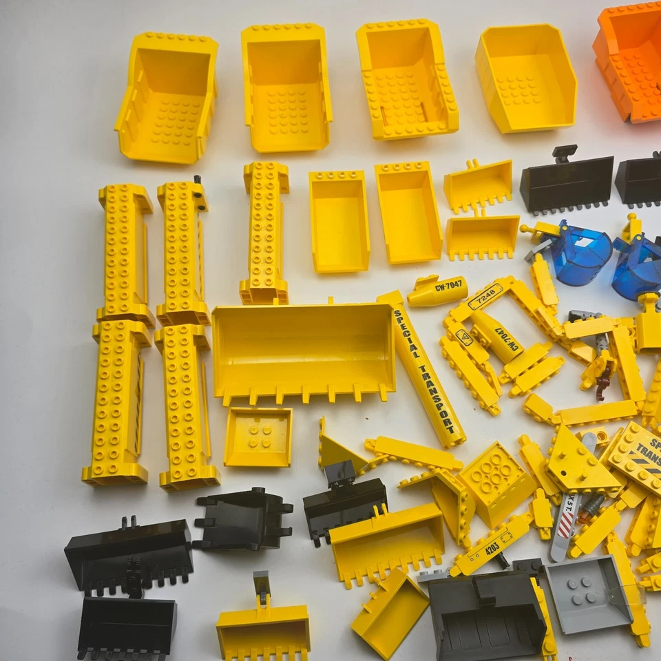 LEGO Yellow Construction parts joblot technic build shovel digger crane buckets - Image 3 of 4