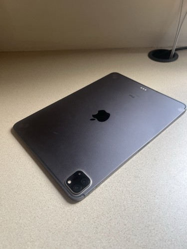 iPad Pro 11” 2nd Generation 128GB Cellular (Unlocked) - Space Gray - Afbeelding 3 van 4