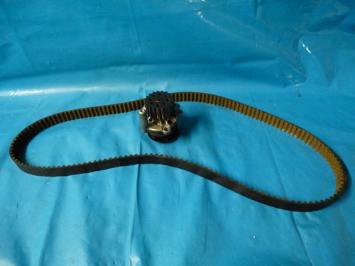 Wasserpumpe ,VW 03L 121 031A mit Zahnriemen  In gebrauchtem Zustand.