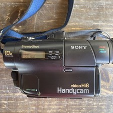 Sony HandyCam CCD-TR500 Video Hi8 Camcorder With Battery No Charger. Tested Read