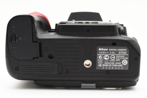 6323 Auslösungen Nikon D7000 Double Objektiv Set SD32GB - Bild 8 von 10