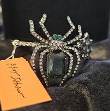 NWT Betsey Johnson Green Spider  Web Halloween Bracelet