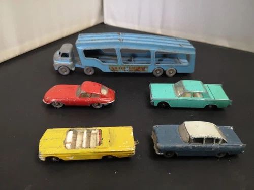 MATCHBOX BEDFORD CAR TRANSPORTER WITH FOUR MATCHBOX LESNEY MODELS --Y104