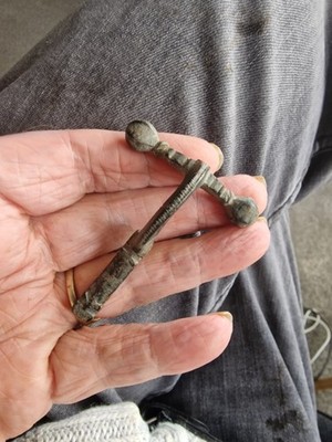 ANTIKE AUTHENTISCHE RÖMISCHE Bronze FUBULA Brosche '' KREUZSCHLEIFE '' Art
