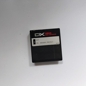 【YAMAHA】DX7 データカートリッジ DATA RAM 1 箱付き Yahoo!オークション - 「yamaha dx7 (rom ram)」の落札相場・落札価格