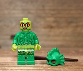 LEGO Monster Fighters Swamp Creature Minifigure mof014 from Set 9461