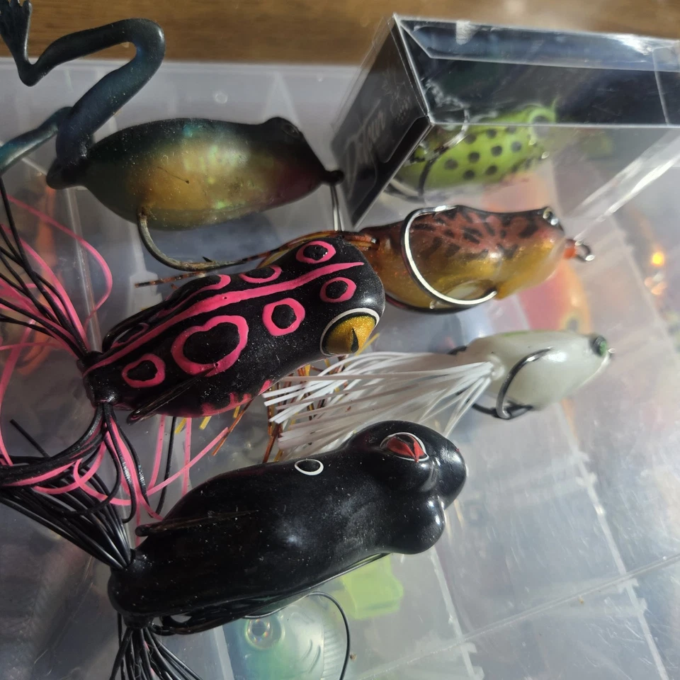 Lote mixto de ranas Lake Finds, 6thSense, Jackall, Panther Martin...ect Foto 2 de 4