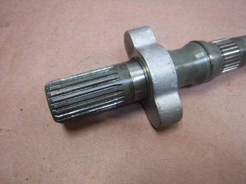 Jeep Cherokee XJ 91-96 AW4 Automatic Transmission Output Tail Shaft 4.0 4WD 23 - Picture 2 of 3
