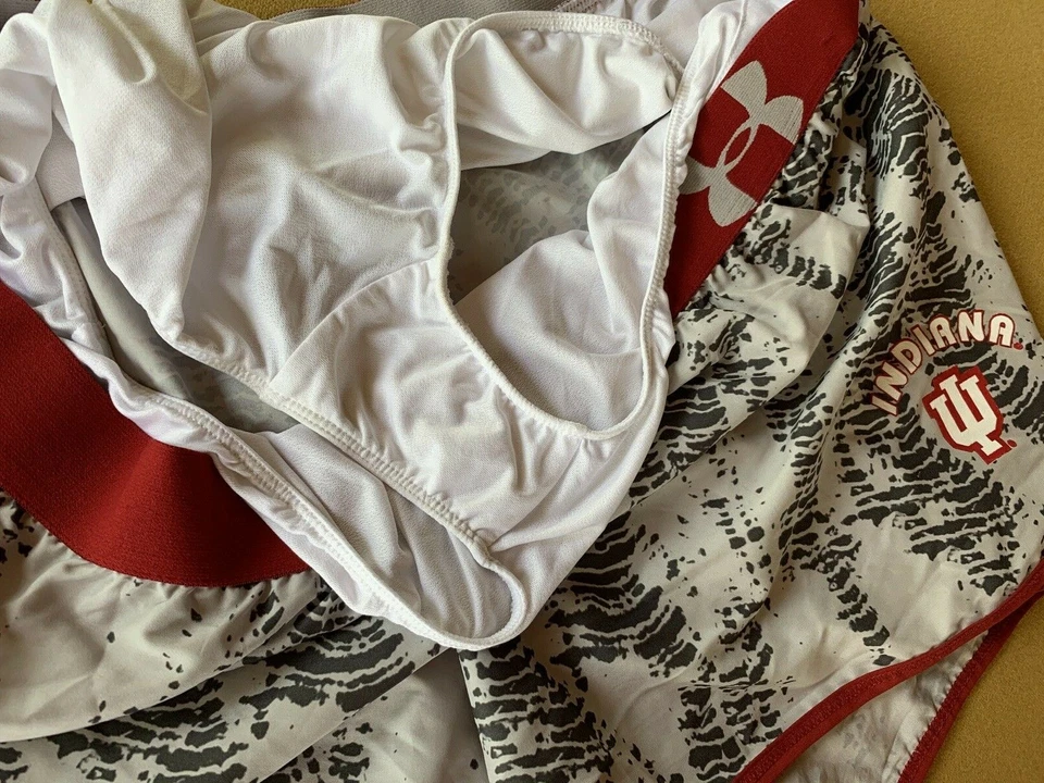 Under Armour All Season Gear Running Shorts Poly Material w/ Liner IU Branded XL - Image 3 of 4