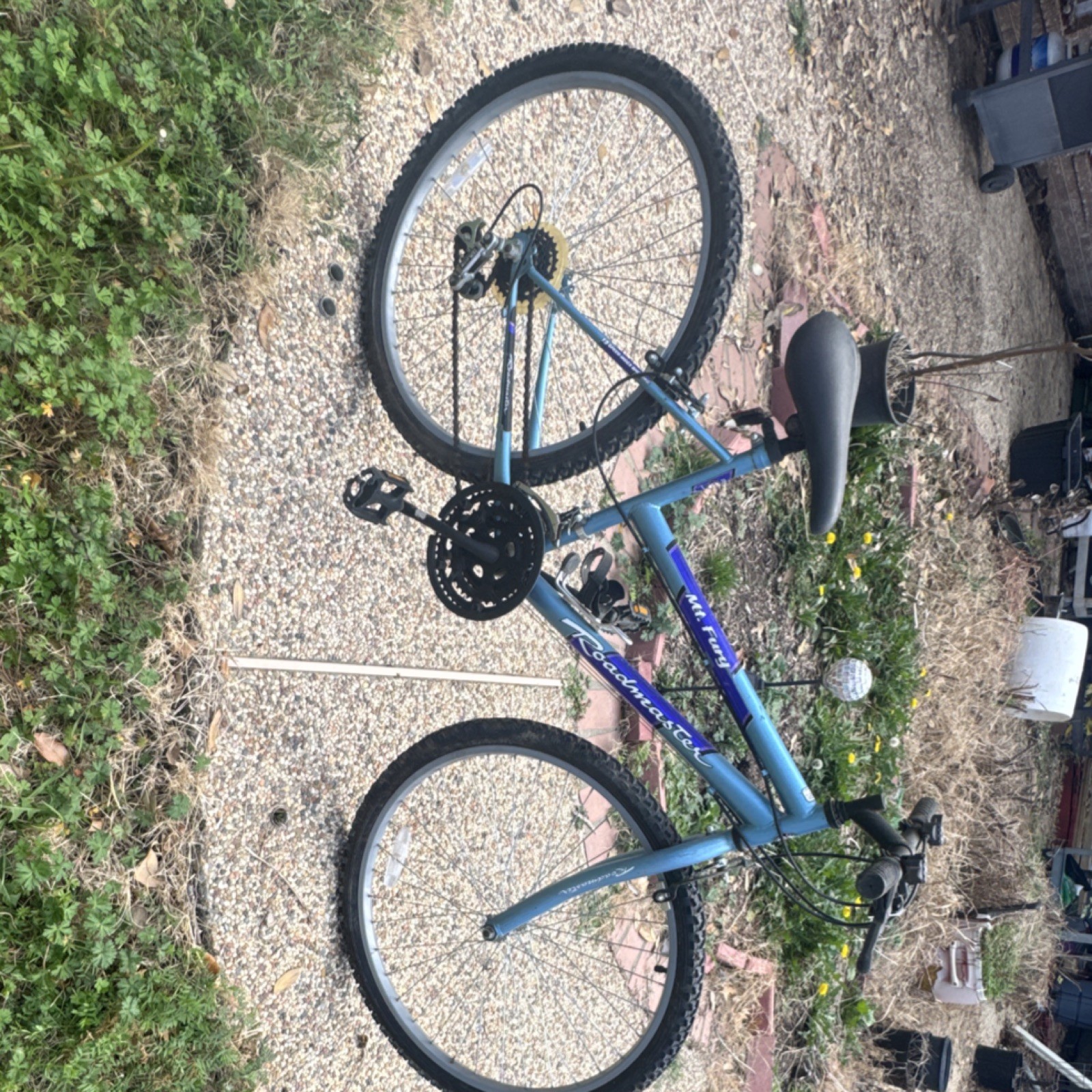 Roadmaster Mt. Fury Blue Mountain Bike 26 in Flat Bar Steel 15 Speed Kickstand