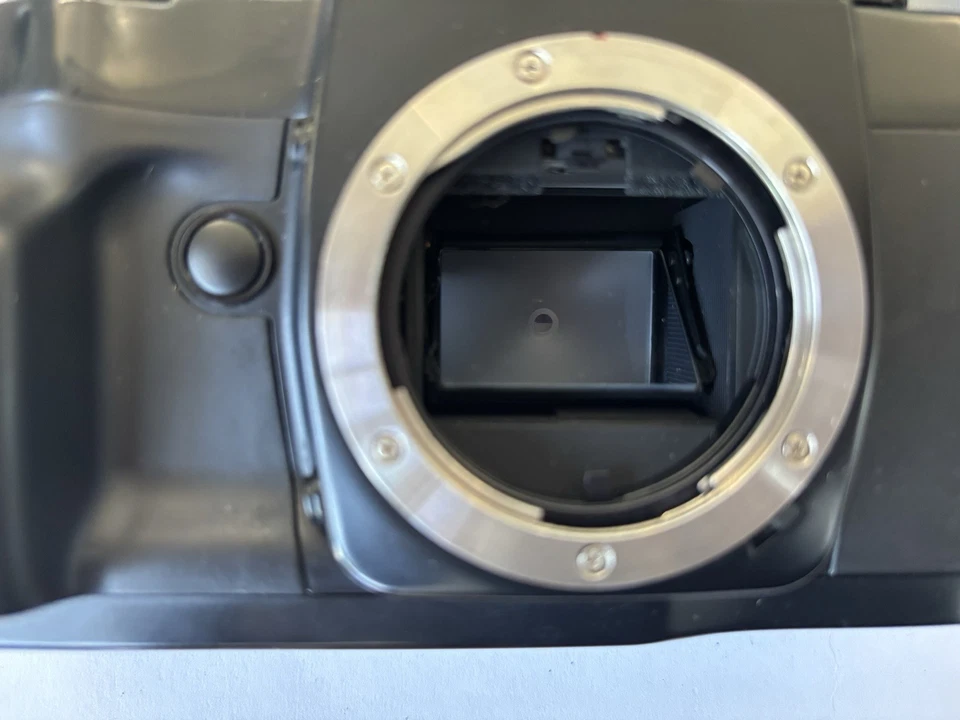 Contax RX 35 毫米单反相机 带两个 Yashica 镜头和配件。 — 第 3/4 张图片