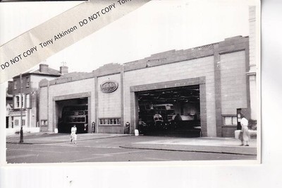 MAIDSTONE & DISTRICT - GROSSE GARAGENSZENE - BUSFOTO #REF.B22914