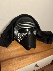 Star Wars Kylo Ren Disney Electronic Voice Change Mask Helmet w/ Cowl Hood