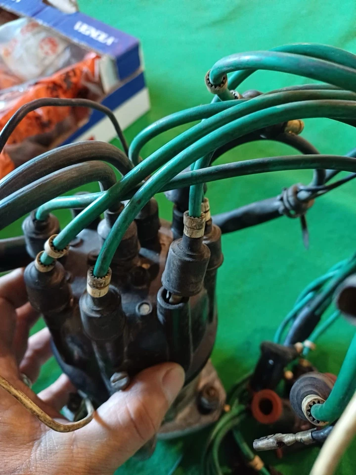 Alfa Romeo Giulia GTA 1600 SPARK PLUG Complete MAGNETS MARELLI - Image 2 of 4