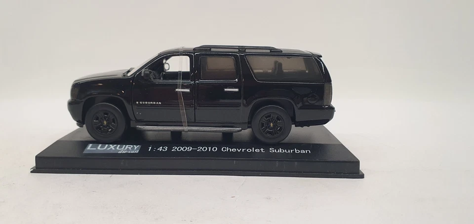 1/43 CHEVROLET SUBURBAN BLACKOUT EDITION 2009 LUXURY DIECAST LDSN675BK NO MATRIX - Image 2 of 4