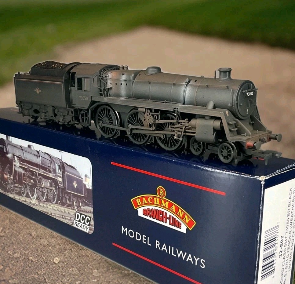 Boxed Bachmann 32-507 5MT 73050 BR Black Weathered 40 Yrs of Steam Loco OO Gauge