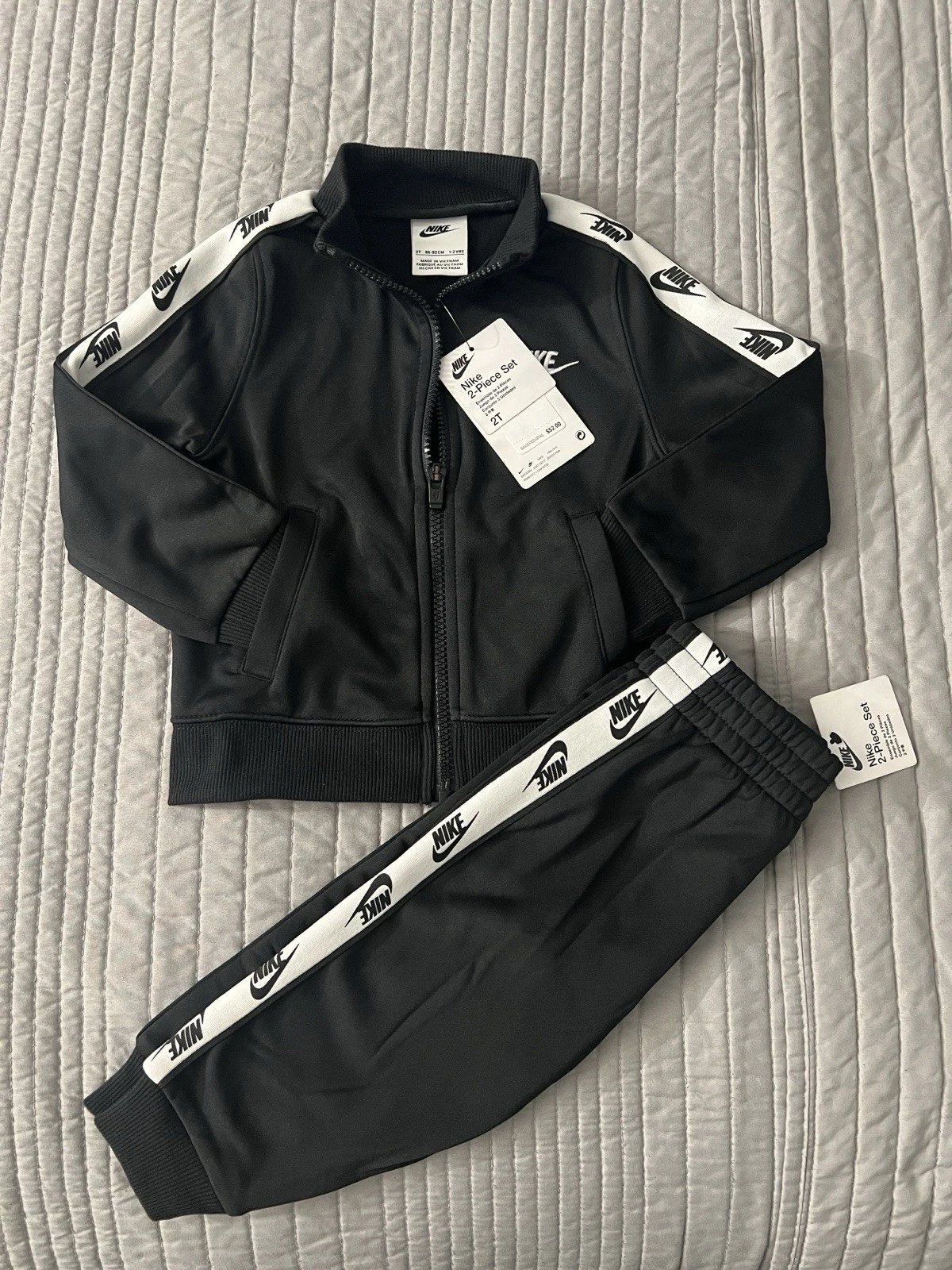 Nike 2-Piece Black Track suit jogger Set Toddler 2T
Opens in a new window or tab