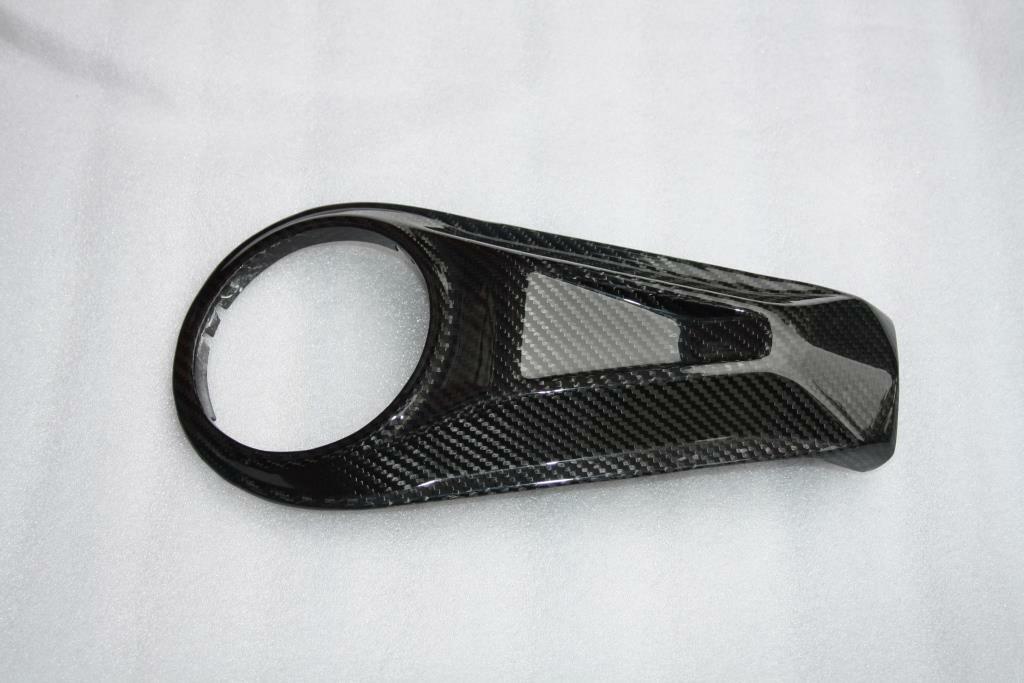 Écope de réservoir KTM Superduke 1290 pour remplacer le plastique par du carbone durable