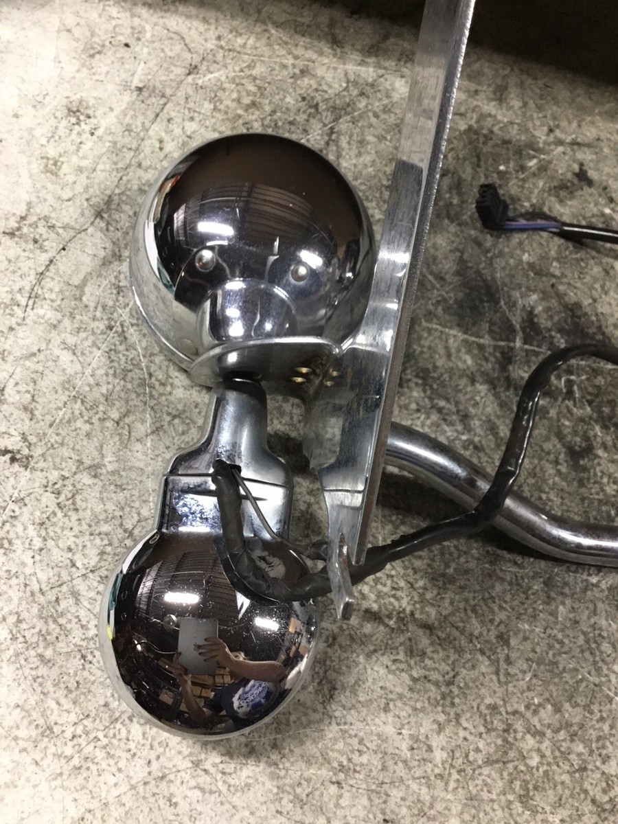 ハーレーダビットソン　passin lamp
trim ring 1995 Harley Springer Softail Passing Lamp Fog Spot Light | eBay